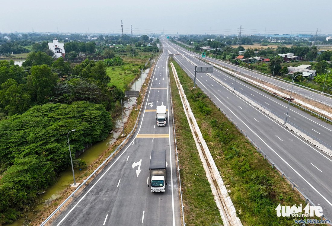 Chính thức thông xe hai đoạn cao tốc Bến Lức - Long Thành， tài xế thêm lựa chọn đi lại dịp Tết - Ảnh 3.